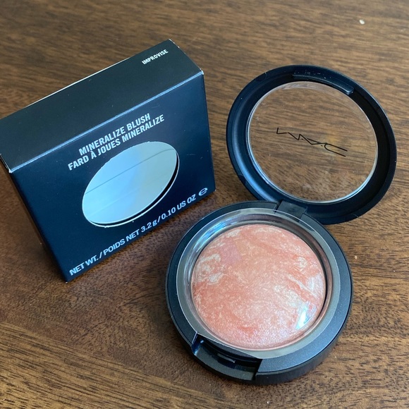 MAC Improvise Mineralize Blush - Picture 1 of 6